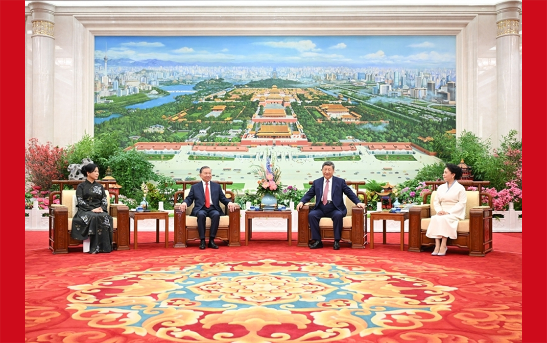 习近平夫妇同苏林夫妇亲切话别